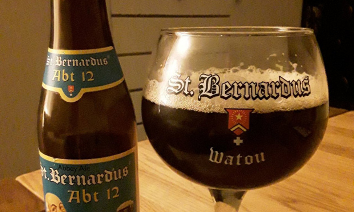 foto van het bier St. Bernardus abt 12